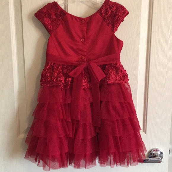 ✨✨Girl's red Beautiful dress size 5t✨✨ - Picture 2 of 8